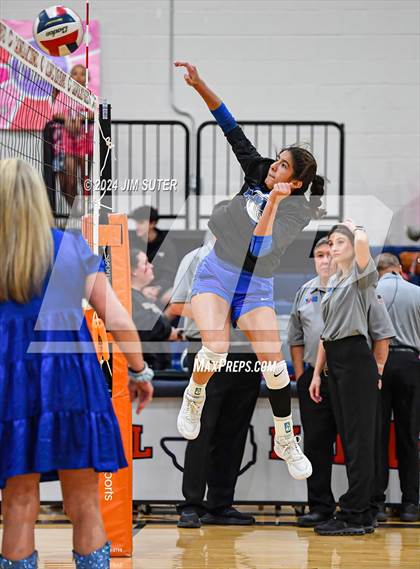 Thumbnail 1 in Mumford vs Milano (UIL Volleyball 2A D2 Bi-District) photogallery.