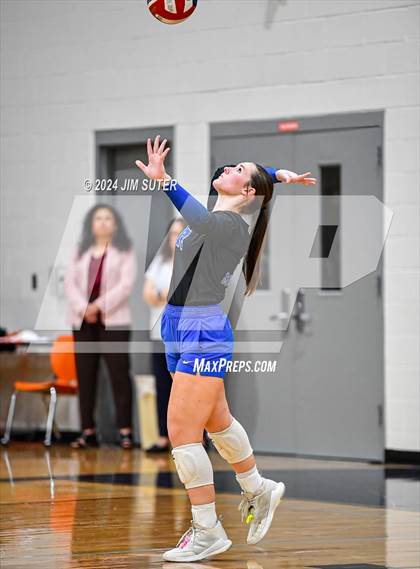 Thumbnail 2 in Mumford vs Milano (UIL Volleyball 2A D2 Bi-District) photogallery.