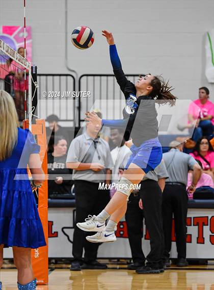 Thumbnail 2 in Mumford vs Milano (UIL Volleyball 2A D2 Bi-District) photogallery.