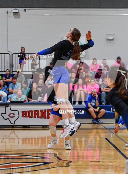 Thumbnail 2 in Mumford vs Milano (UIL Volleyball 2A D2 Bi-District) photogallery.