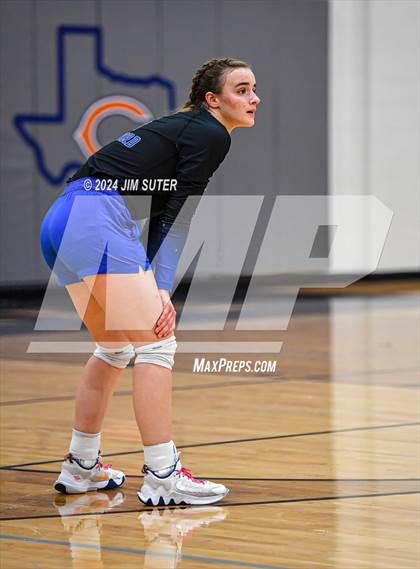 Thumbnail 2 in Mumford vs Milano (UIL Volleyball 2A D2 Bi-District) photogallery.