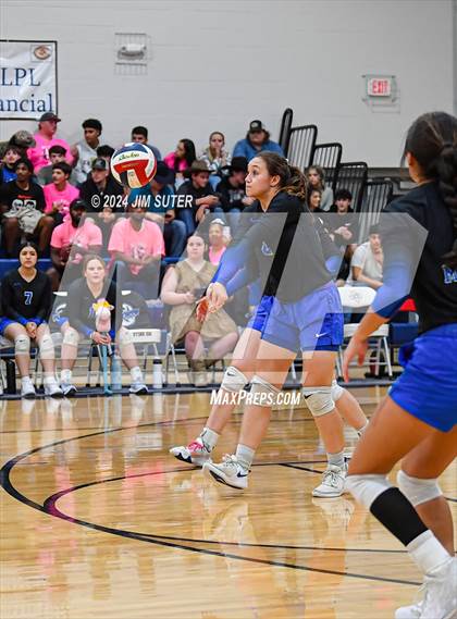 Thumbnail 3 in Mumford vs Milano (UIL Volleyball 2A D2 Bi-District) photogallery.