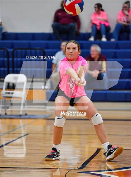 Thumbnail 3 in Mumford vs Milano (UIL Volleyball 2A D2 Bi-District) photogallery.