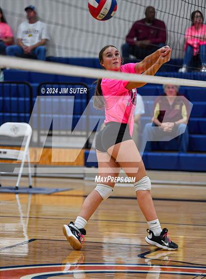 Thumbnail 3 in Mumford vs Milano (UIL Volleyball 2A D2 Bi-District) photogallery.