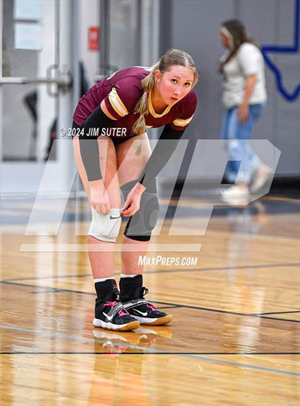 Thumbnail 3 in Mumford vs Milano (UIL Volleyball 2A D2 Bi-District) photogallery.