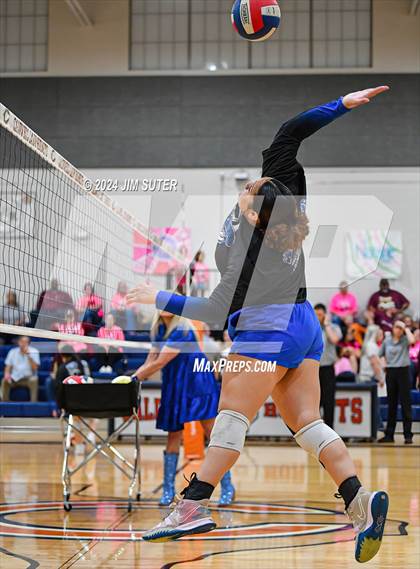 Thumbnail 1 in Mumford vs Milano (UIL Volleyball 2A D2 Bi-District) photogallery.
