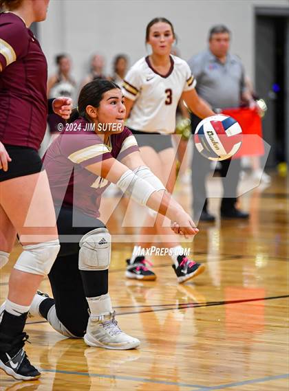 Thumbnail 3 in Mumford vs Milano (UIL Volleyball 2A D2 Bi-District) photogallery.