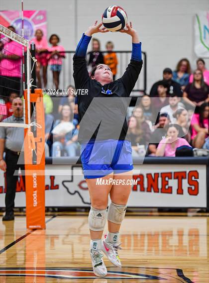 Thumbnail 3 in Mumford vs Milano (UIL Volleyball 2A D2 Bi-District) photogallery.