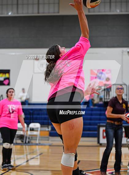 Thumbnail 2 in Mumford vs Milano (UIL Volleyball 2A D2 Bi-District) photogallery.
