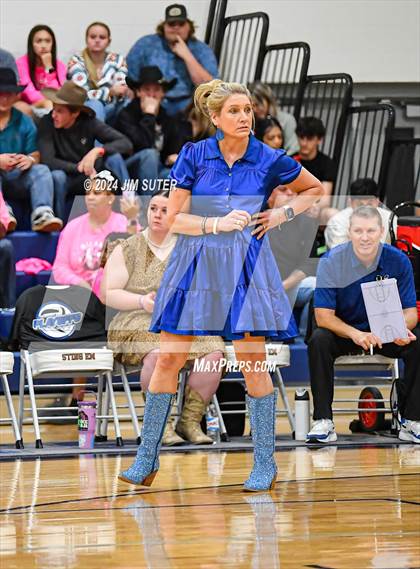Thumbnail 3 in Mumford vs Milano (UIL Volleyball 2A D2 Bi-District) photogallery.