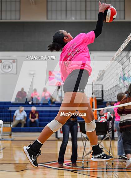 Thumbnail 3 in Mumford vs Milano (UIL Volleyball 2A D2 Bi-District) photogallery.