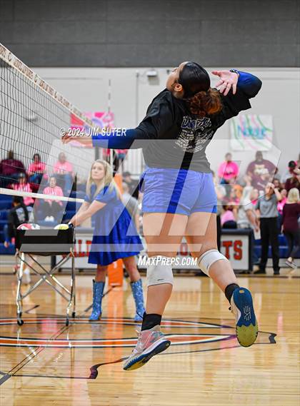 Thumbnail 3 in Mumford vs Milano (UIL Volleyball 2A D2 Bi-District) photogallery.