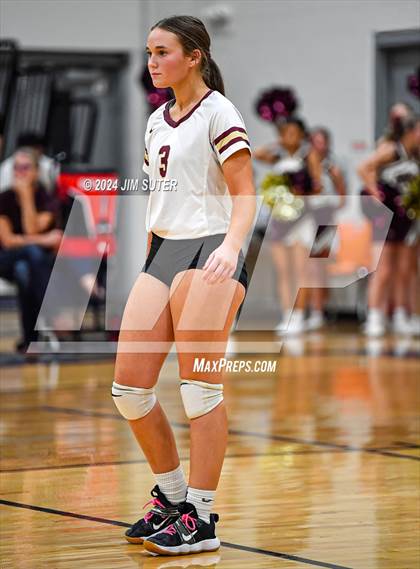 Thumbnail 2 in Mumford vs Milano (UIL Volleyball 2A D2 Bi-District) photogallery.