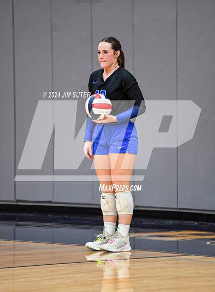 Thumbnail 1 in Mumford vs Milano (UIL Volleyball 2A D2 Bi-District) photogallery.