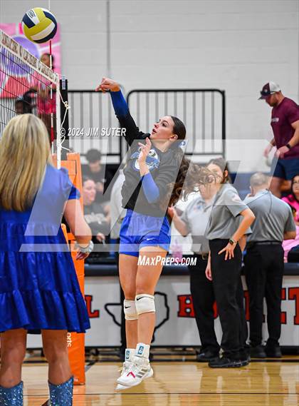 Thumbnail 2 in Mumford vs Milano (UIL Volleyball 2A D2 Bi-District) photogallery.