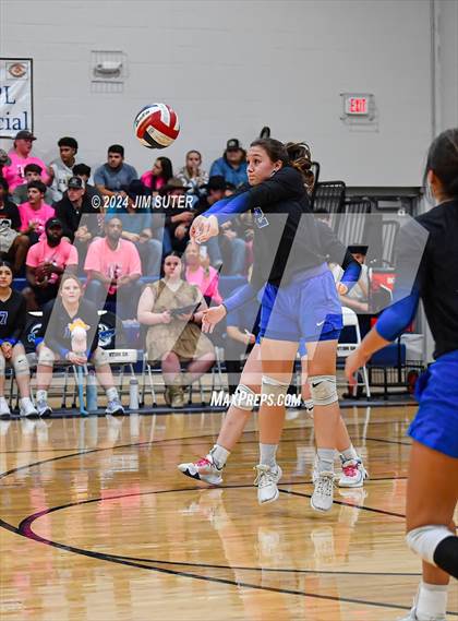 Thumbnail 1 in Mumford vs Milano (UIL Volleyball 2A D2 Bi-District) photogallery.