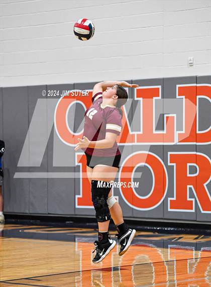 Thumbnail 3 in Mumford vs Milano (UIL Volleyball 2A D2 Bi-District) photogallery.