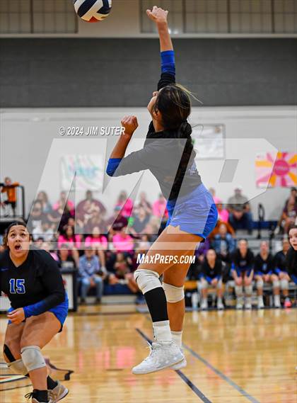 Thumbnail 2 in Mumford vs Milano (UIL Volleyball 2A D2 Bi-District) photogallery.
