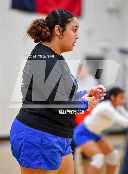 Thumbnail 1 in Mumford vs Milano (UIL Volleyball 2A D2 Bi-District) photogallery.