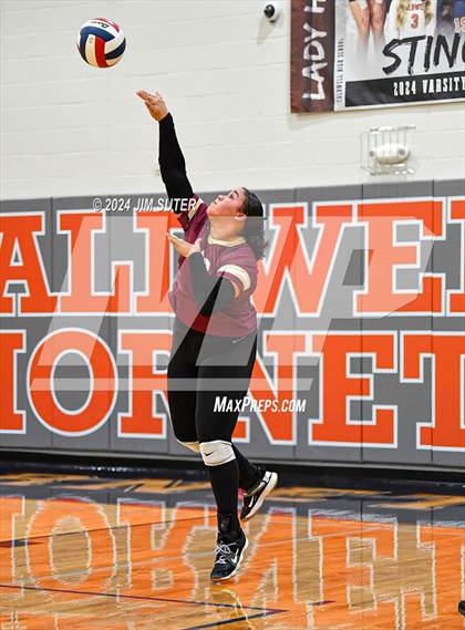 Thumbnail 3 in Mumford vs Milano (UIL Volleyball 2A D2 Bi-District) photogallery.