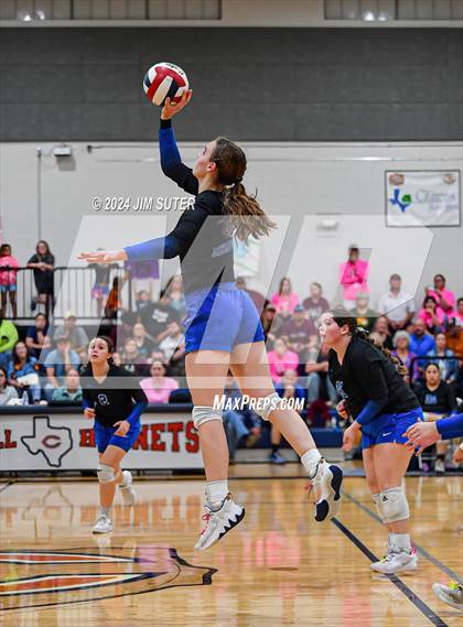 Thumbnail 1 in Mumford vs Milano (UIL Volleyball 2A D2 Bi-District) photogallery.