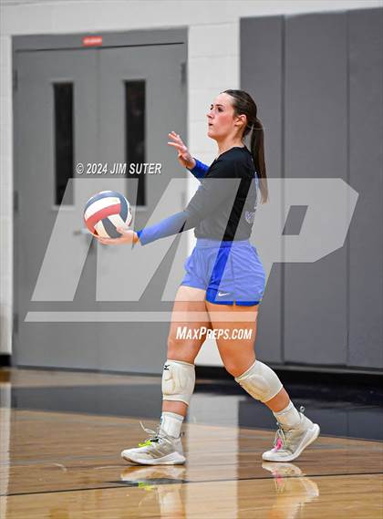Thumbnail 2 in Mumford vs Milano (UIL Volleyball 2A D2 Bi-District) photogallery.