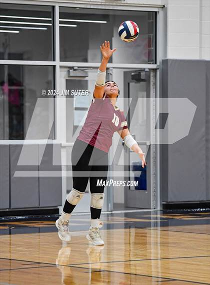 Thumbnail 1 in Mumford vs Milano (UIL Volleyball 2A D2 Bi-District) photogallery.