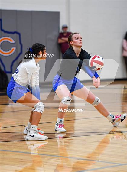 Thumbnail 3 in Mumford vs Milano (UIL Volleyball 2A D2 Bi-District) photogallery.
