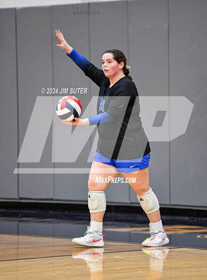 Thumbnail 3 in Mumford vs Milano (UIL Volleyball 2A D2 Bi-District) photogallery.