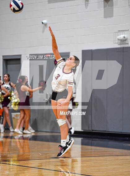 Thumbnail 1 in Mumford vs Milano (UIL Volleyball 2A D2 Bi-District) photogallery.