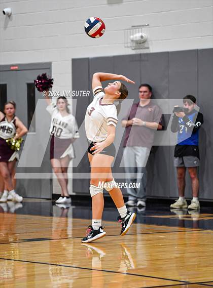 Thumbnail 2 in Mumford vs Milano (UIL Volleyball 2A D2 Bi-District) photogallery.