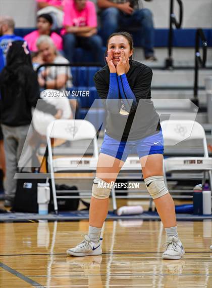 Thumbnail 2 in Mumford vs Milano (UIL Volleyball 2A D2 Bi-District) photogallery.