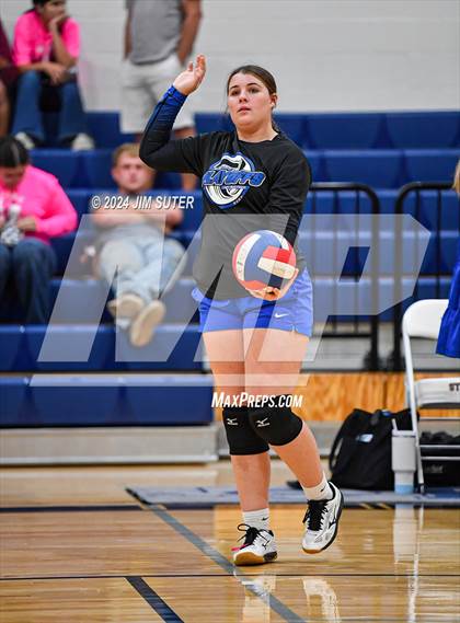 Thumbnail 3 in Mumford vs Milano (UIL Volleyball 2A D2 Bi-District) photogallery.