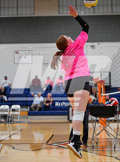 Thumbnail 1 in Mumford vs Milano (UIL Volleyball 2A D2 Bi-District) photogallery.