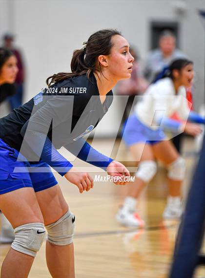 Thumbnail 2 in Mumford vs Milano (UIL Volleyball 2A D2 Bi-District) photogallery.