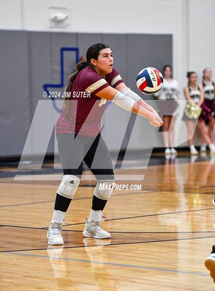 Thumbnail 3 in Mumford vs Milano (UIL Volleyball 2A D2 Bi-District) photogallery.