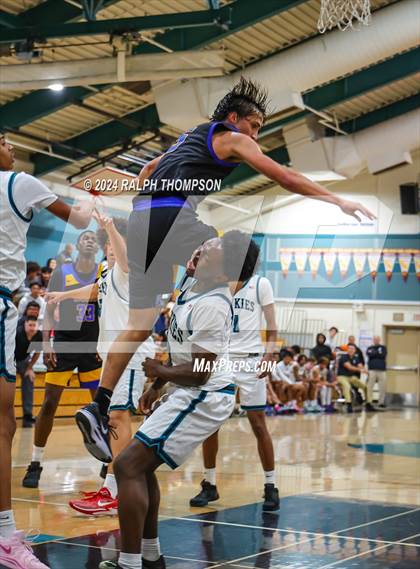 Thumbnail 1 in Bakersfield Christian @ Sheldon photogallery.