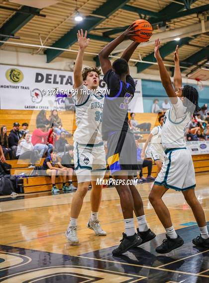 Thumbnail 1 in Bakersfield Christian @ Sheldon photogallery.