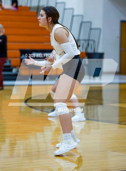 Thumbnail 2 in Grand Saline vs Cross Roads photogallery.