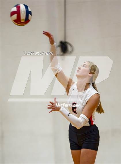 Thumbnail 1 in Grand Saline vs Cross Roads photogallery.