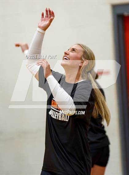 Thumbnail 1 in Grand Saline vs Cross Roads photogallery.