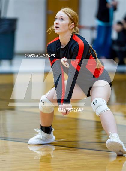 Thumbnail 2 in Grand Saline vs Cross Roads photogallery.