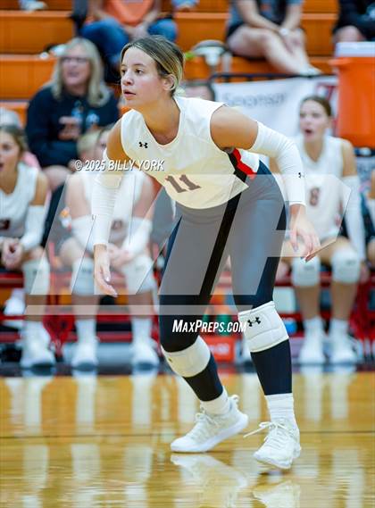 Thumbnail 3 in Grand Saline vs Cross Roads photogallery.