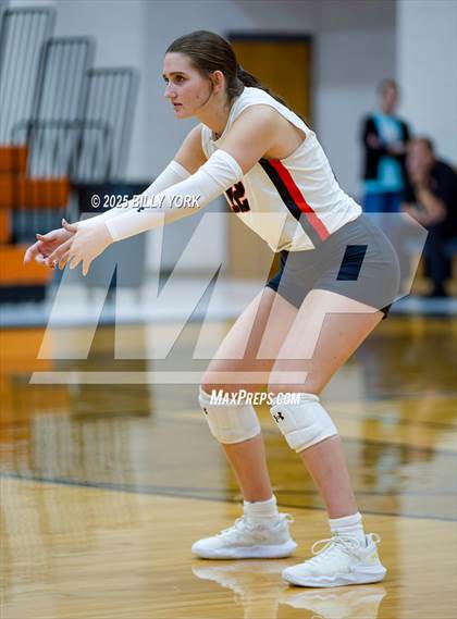 Thumbnail 1 in Grand Saline vs Cross Roads photogallery.