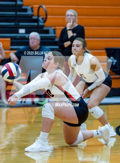 Thumbnail 3 in Grand Saline vs Cross Roads photogallery.