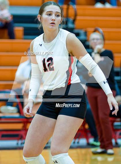 Thumbnail 2 in Grand Saline vs Cross Roads photogallery.