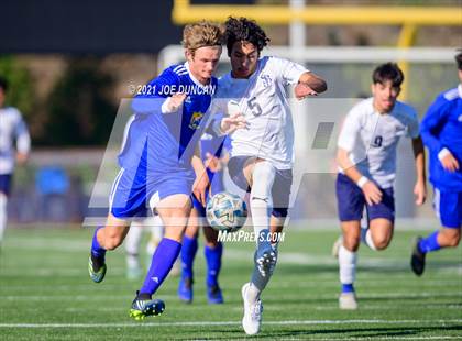 Thumbnail 2 in St. John Bosco vs Fountain Valley (Hawks Invitational) photogallery.