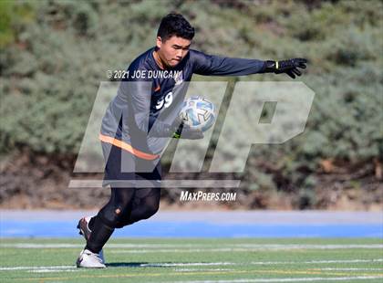 Thumbnail 1 in St. John Bosco vs Fountain Valley (Hawks Invitational) photogallery.
