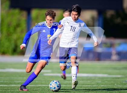Thumbnail 3 in St. John Bosco vs Fountain Valley (Hawks Invitational) photogallery.