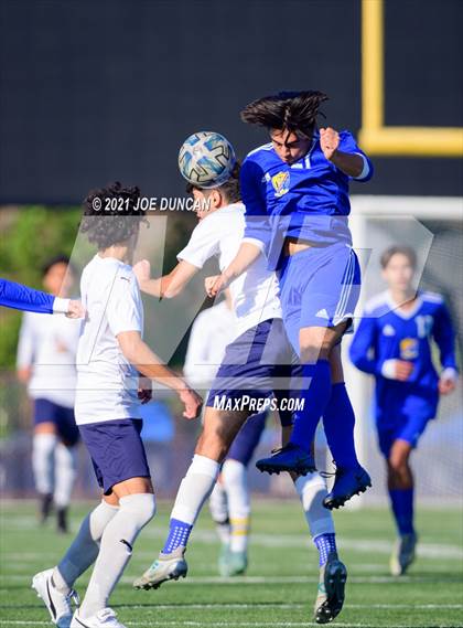 Thumbnail 3 in St. John Bosco vs Fountain Valley (Hawks Invitational) photogallery.